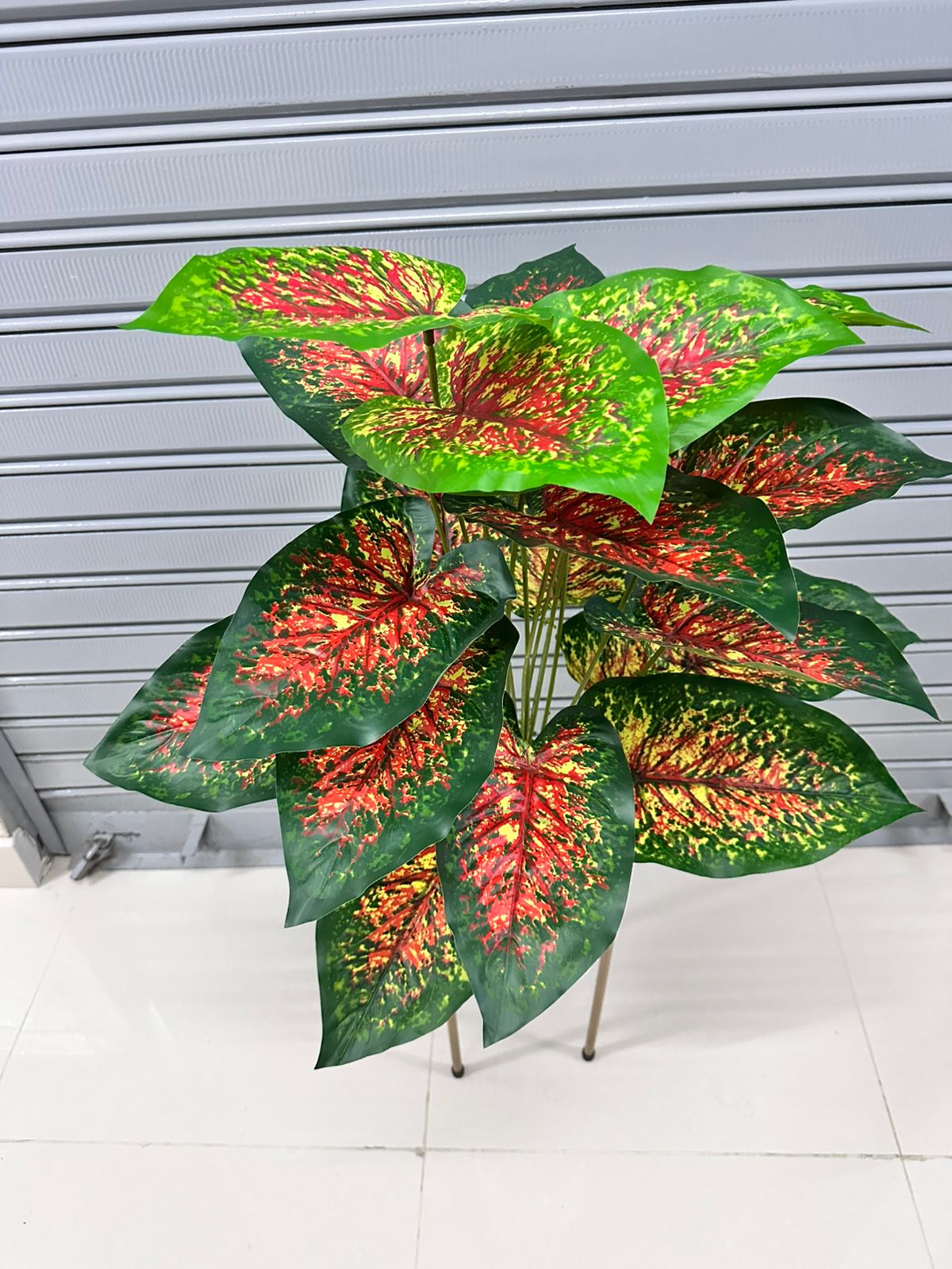 Planta CROTON | x24 Hojas | Base y Soporte de Metal | 115CM